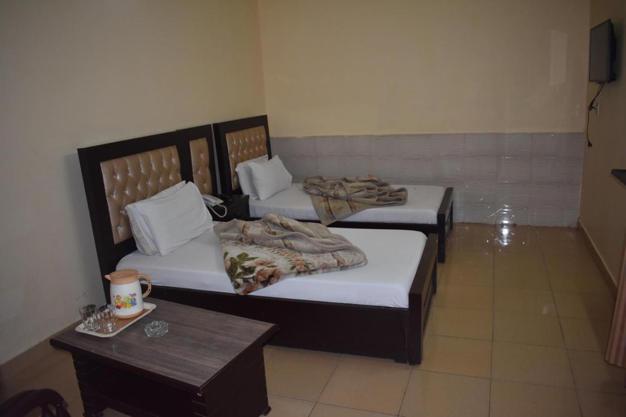 Hotel Sky Inn Равалпинди Екстериор снимка