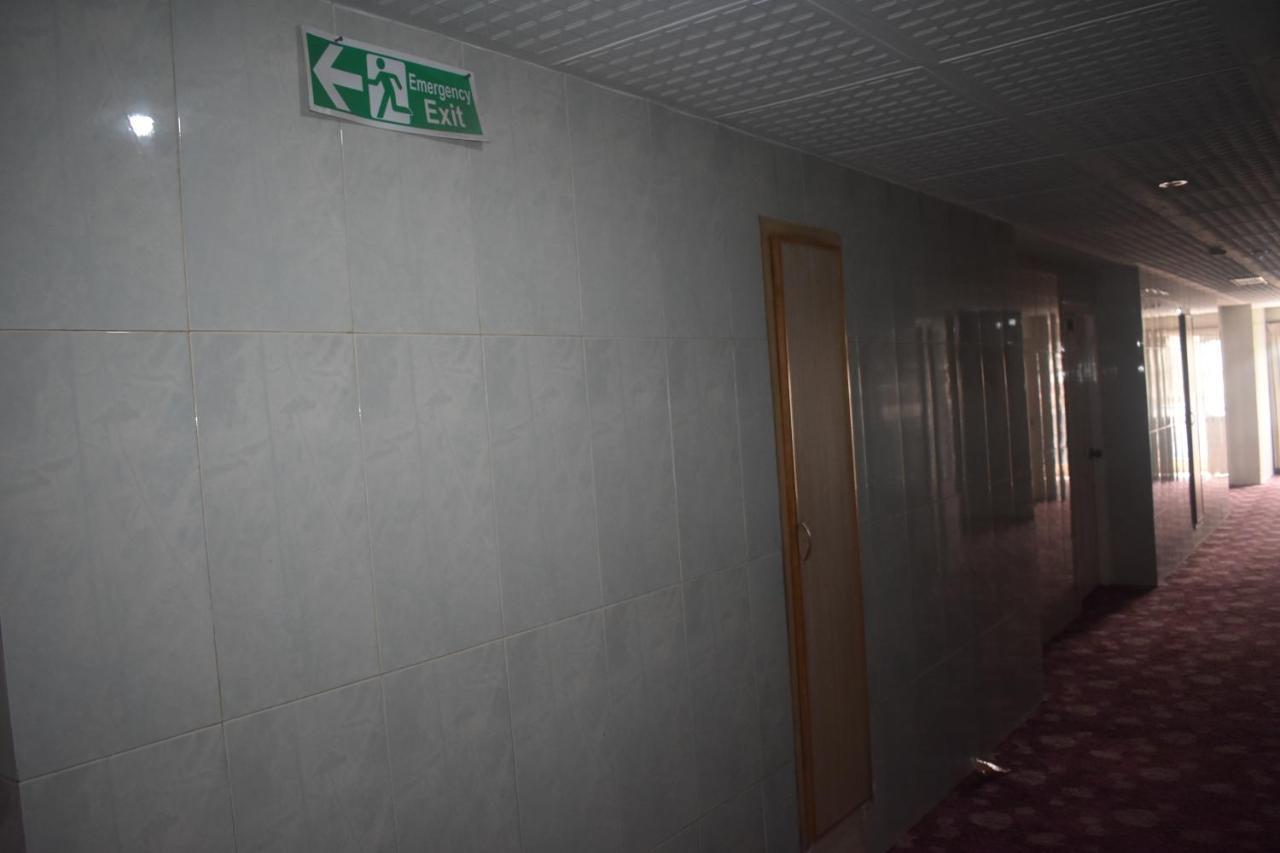 Hotel Sky Inn Равалпинди Екстериор снимка